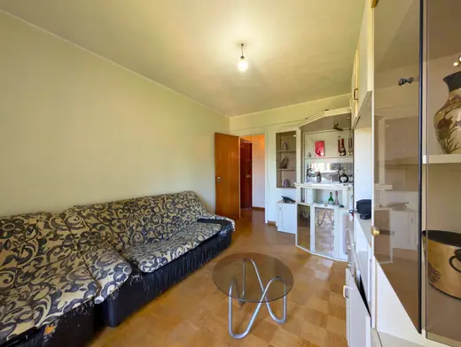 T4 para renovar no Bairro das Amendoeiras, em Marvila — 3