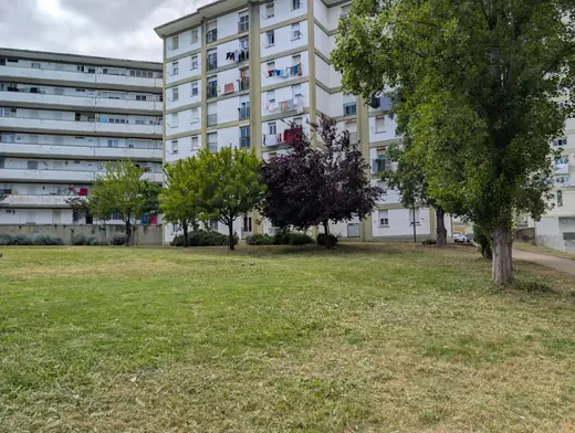 T4 para renovar no Bairro das Amendoeiras, em Marvila — 4